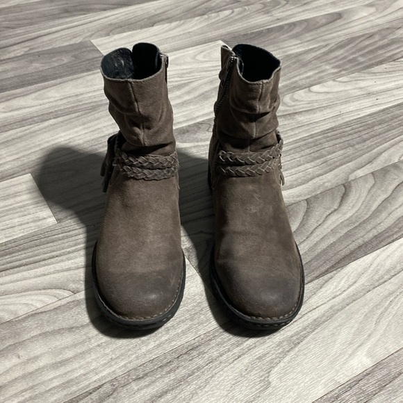 Born Women’s Gray Leather Ankle Booties – Zip Closure, Braided Tassel, Size 6.5 - Picture 1 of 11